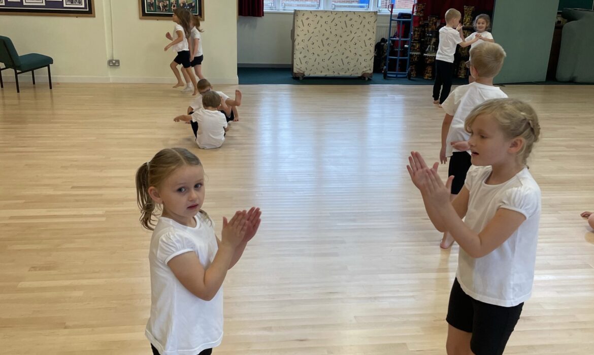 1/2B Dancing in tandem