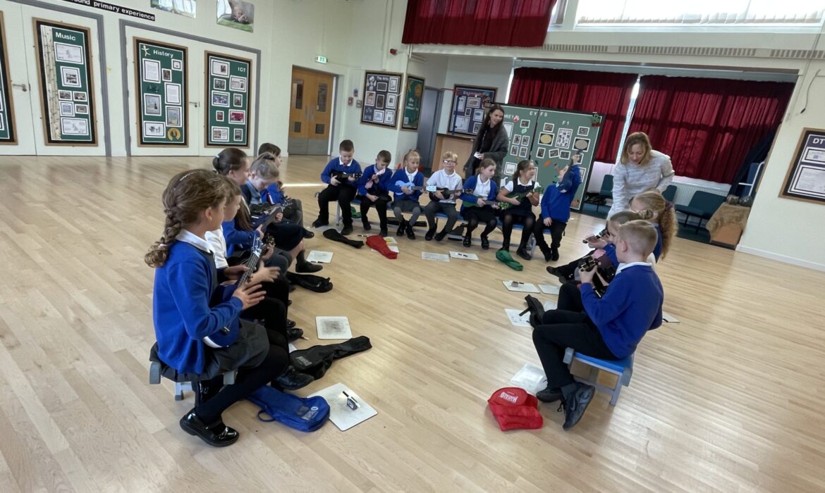 We love the Ukulele in Y4