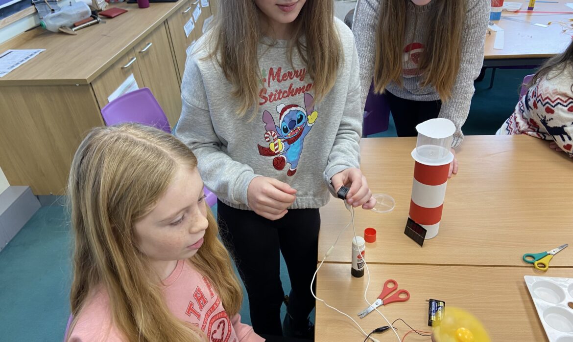 5/6H and 6B – DT, Science Lighthouses