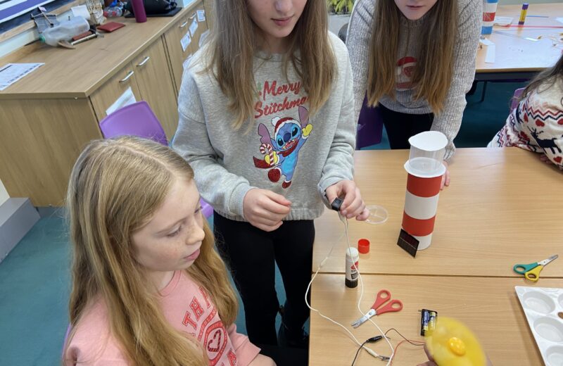 5/6H and 6B – DT, Science Lighthouses