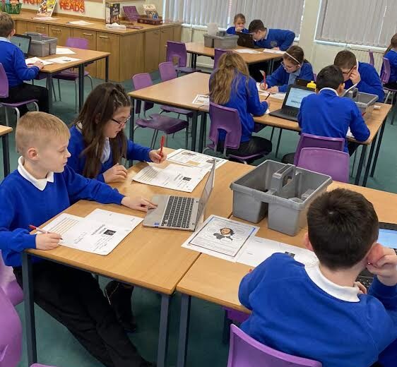 Y5P studying Shakespeare