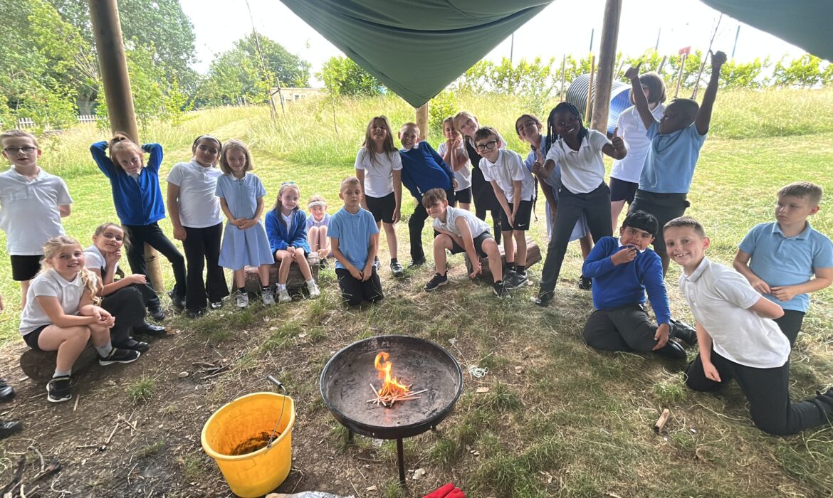 Y3 Fire starting in Forest School🔥
